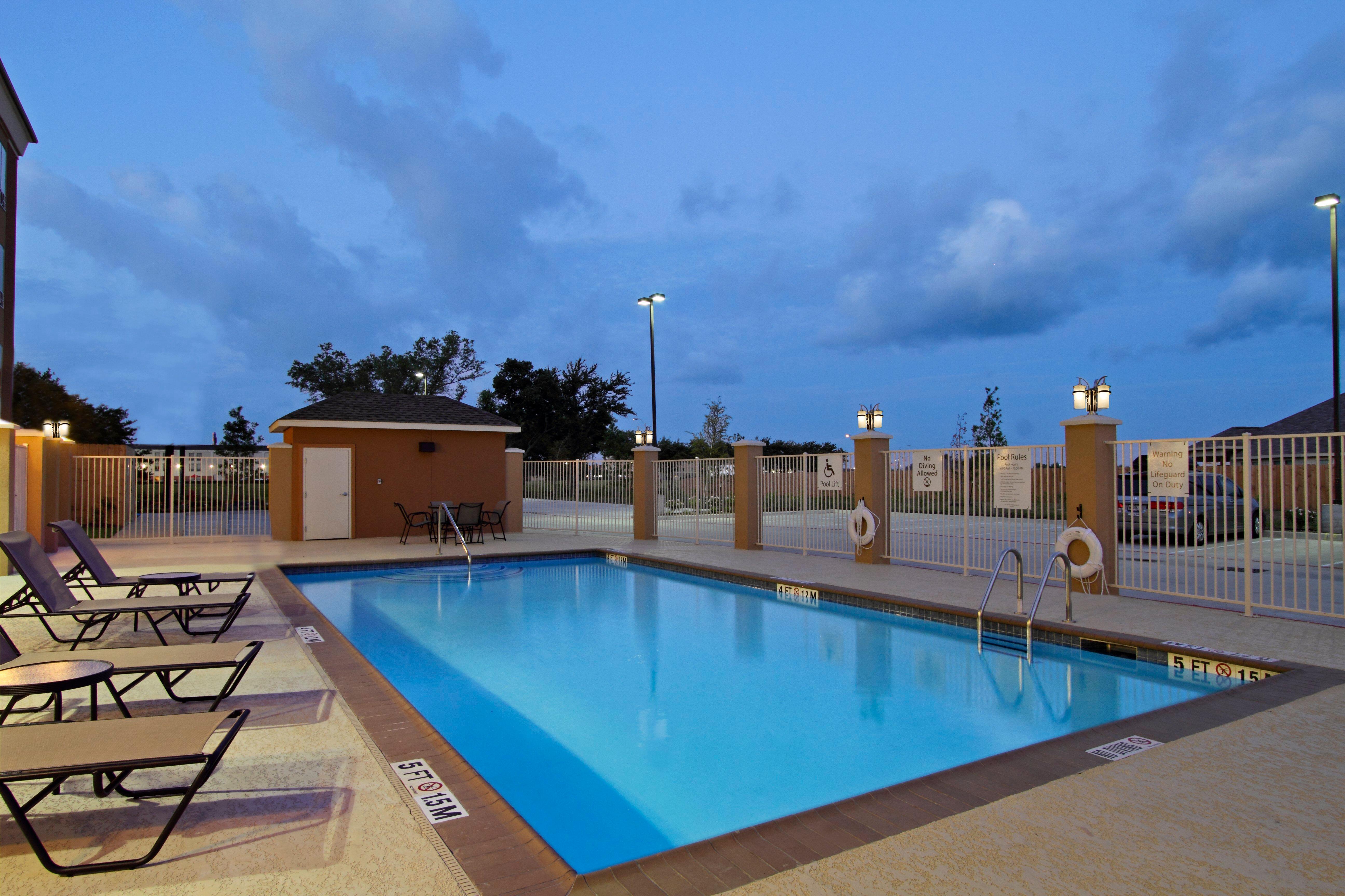 Holiday Inn Express & Suites Houston East - Baytown, An Ihg Hotel Exterior foto